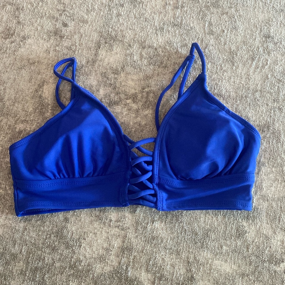 No Boundaries size Small blue bikini top. {1102}